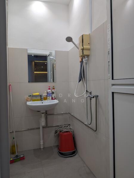 Wcega Tower, 21 Bukit Batok Crescent, 958 sqft, Light Industrial (B1) For Sale, by Andrew Chang, 24509443 - CommercialGuru.com.sg