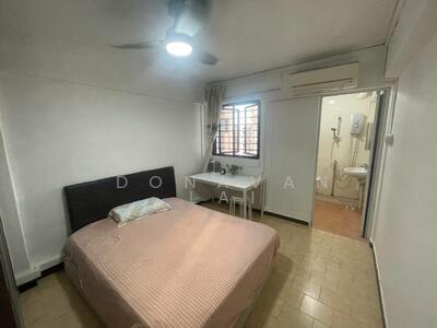 For Rent - 102 Jurong East Street 13