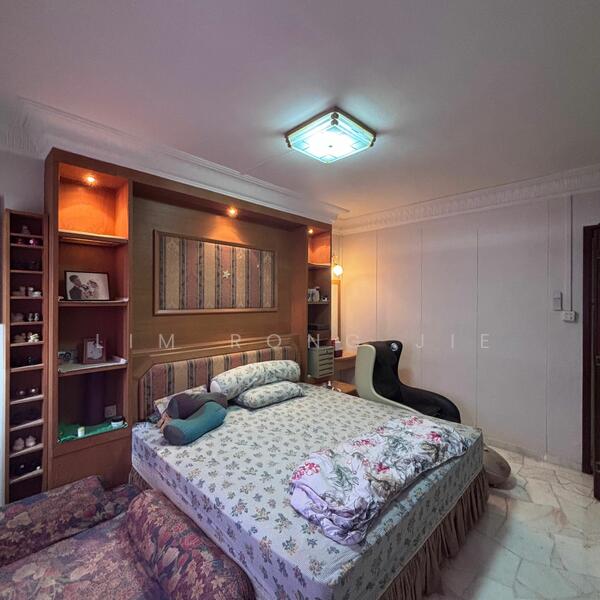 For Sale - 578 Hougang Avenue 4