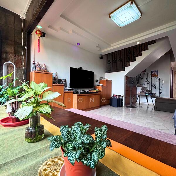 For Sale - 578 Hougang Avenue 4