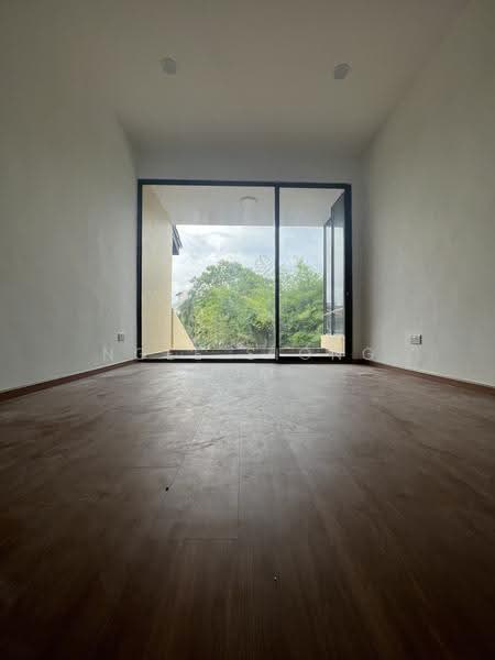 Lucky Crescent, Lucky Crescent, Bedok / Upper East Coast, 3 Bedrooms, 6,500 sqft, Semi-Detached House For Rent, by Ngee Siong Lim, 24511506 - PropertyGuru.com.sg