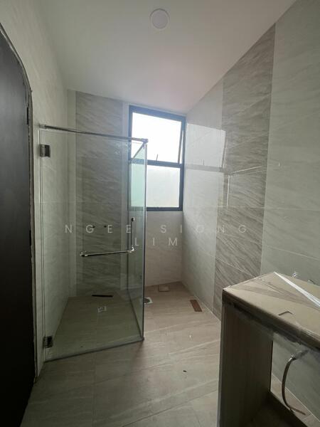 Lucky Crescent, Lucky Crescent, Bedok / Upper East Coast, 3 Bedrooms, 6,500 sqft, Semi-Detached House For Rent, by Ngee Siong Lim, 24511506 - PropertyGuru.com.sg