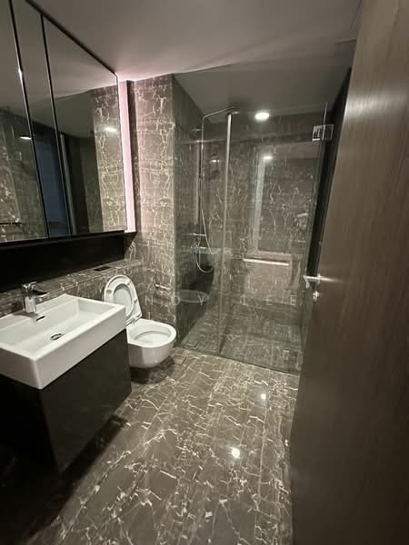 Principal Garden, 99 Prince Charles Crescent, 2 Bedrooms, 861 sqft, Condominium For Sale, by Lindy Lee, 24513836 - PropertyGuru.com.sg