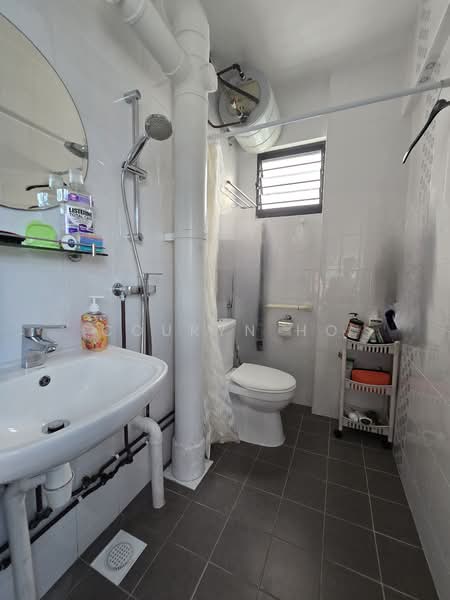 142 Potong Pasir Avenue 3, 142 Potong Pasir Avenue 3, 3 Bedrooms, 1,200 sqft, HDB Flat For Rent, by Couryn Ho, 24516329 - PropertyGuru.com.sg
