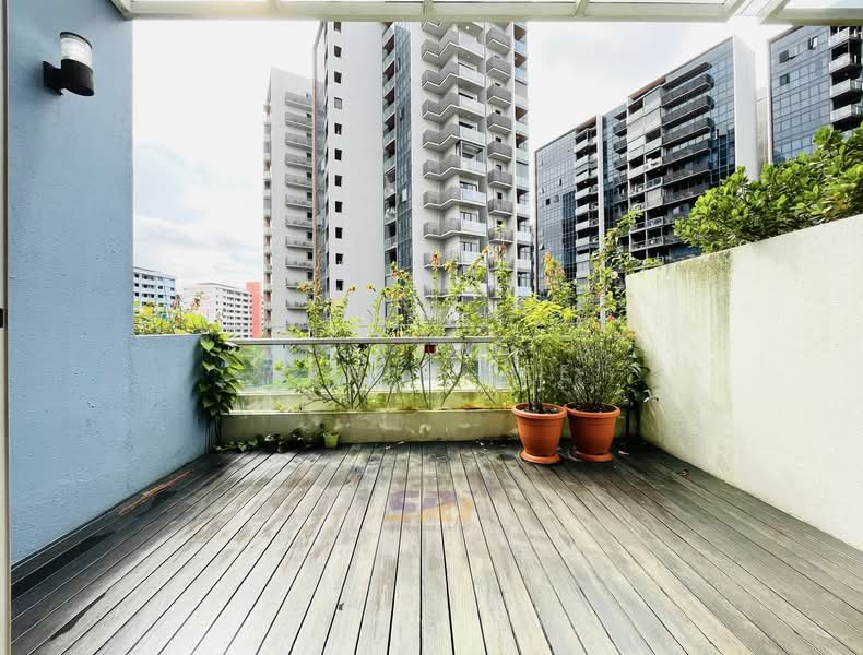 The Lakeshore, 31 Jurong West Street 41, 3 Bedrooms, 1,044 sqft, Condominium For Rent, by April Lee, 24517344 - Balcony - PropertyGuru.com.sg