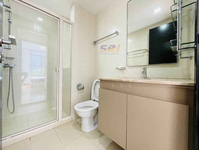 The Lakeshore, 31 Jurong West Street 41, 3 Bedrooms, 1,044 sqft, Condominium For Rent, by April Lee, 24517344 - Bath 2 - PropertyGuru.com.sg