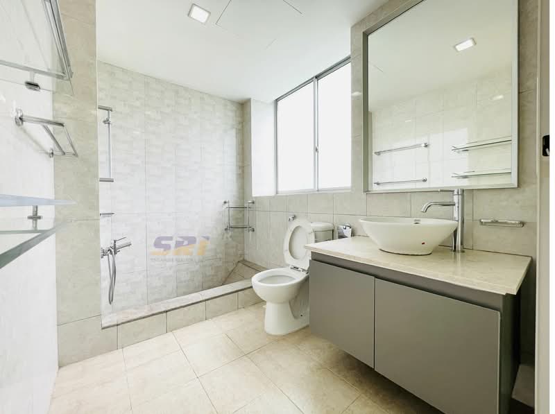 The Lakeshore, 31 Jurong West Street 41, 3 Bedrooms, 1,044 sqft, Condominium For Rent, by April Lee, 24517344 - Master Bath - PropertyGuru.com.sg