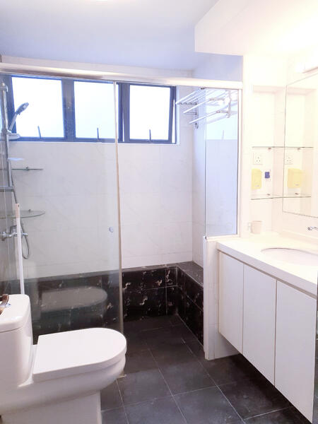 Westcove Condo, 10 West Coast Crescent, 3 Bedrooms, 1,141 sqft, Condominium For Rent, by Dennis Thor 涂英良, 24517967 - Ensuite Master Bathroom with Standing Shower - PropertyGuru.com.sg