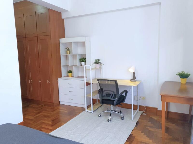 Westcove Condo, 10 West Coast Crescent, 3 Bedrooms, 1,141 sqft, Condominium For Rent, by Dennis Thor 涂英良, 24517967 - Master Bedroom with a Study Table - PropertyGuru.com.sg