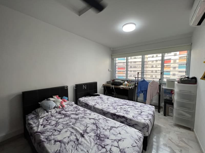 717 Jurong West Street 71, 717 Jurong West Street 71, 3 Bedrooms, 1,120 sqft, HDB Flat For Rent, by Ben Chew, 24518298 - PropertyGuru.com.sg
