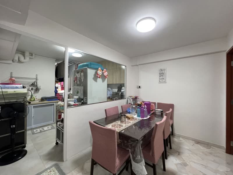 717 Jurong West Street 71, 717 Jurong West Street 71, 3 Bedrooms, 1,120 sqft, HDB Flat For Rent, by Ben Chew, 24518298 - PropertyGuru.com.sg