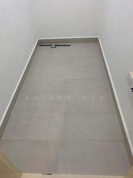 Rosewood Suites, 61 Rosewood Drive, 3 Bedrooms, 1,711 sqft, Condominium For Rent, by Roland Ong, 24525516 - PropertyGuru.com.sg
