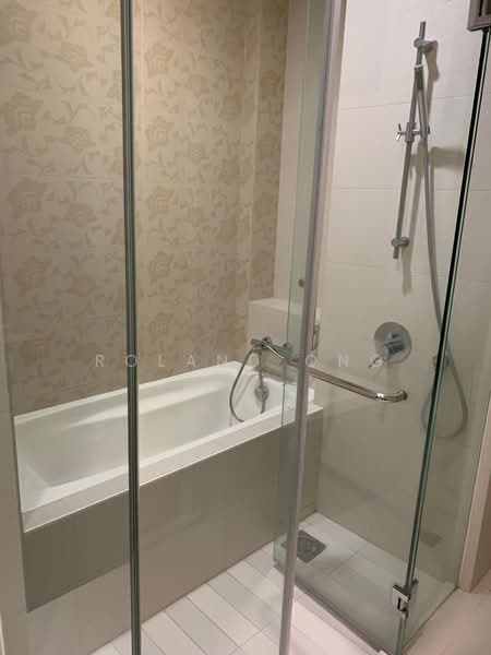 Rosewood Suites, 61 Rosewood Drive, 3 Bedrooms, 1,711 sqft, Condominium For Rent, by Roland Ong, 24525516 - PropertyGuru.com.sg