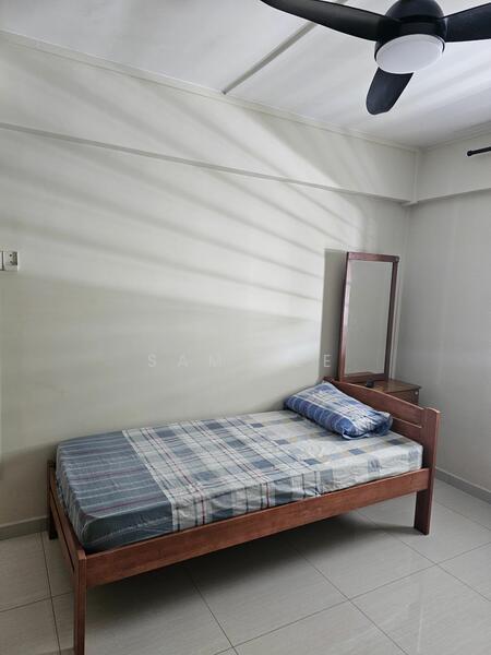 For Rent - 217 Tampines Street 23