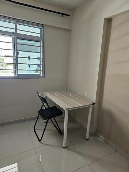 For Rent - 217 Tampines Street 23