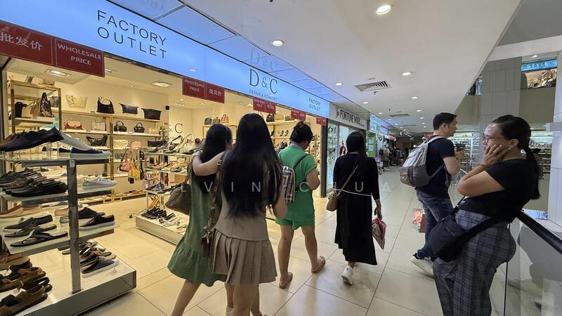 Lucky Plaza, 304 Orchard Road, 376 sqft, Mall Shop For Sale, by Alvin Chua, 24525888 - CommercialGuru.com.sg
