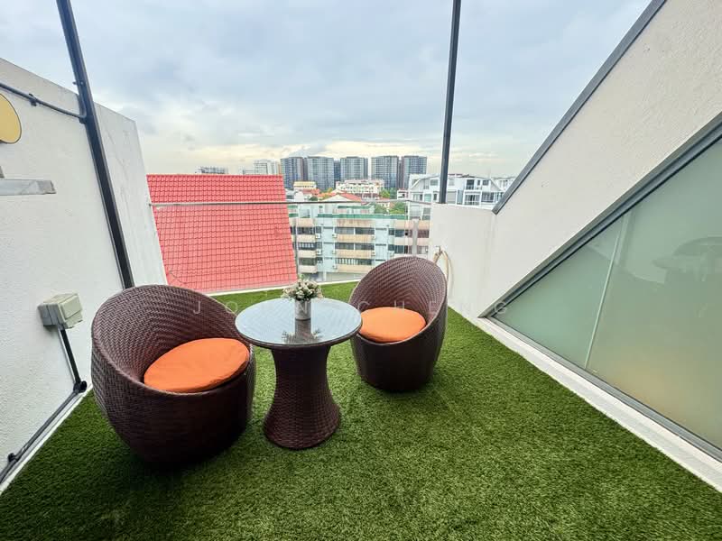 Straits Residences, 156 Joo Chiat Place, 2 Bedrooms, 1,012 sqft, Apartment For Sale, by John Cheng, 24526121 - PropertyGuru.com.sg