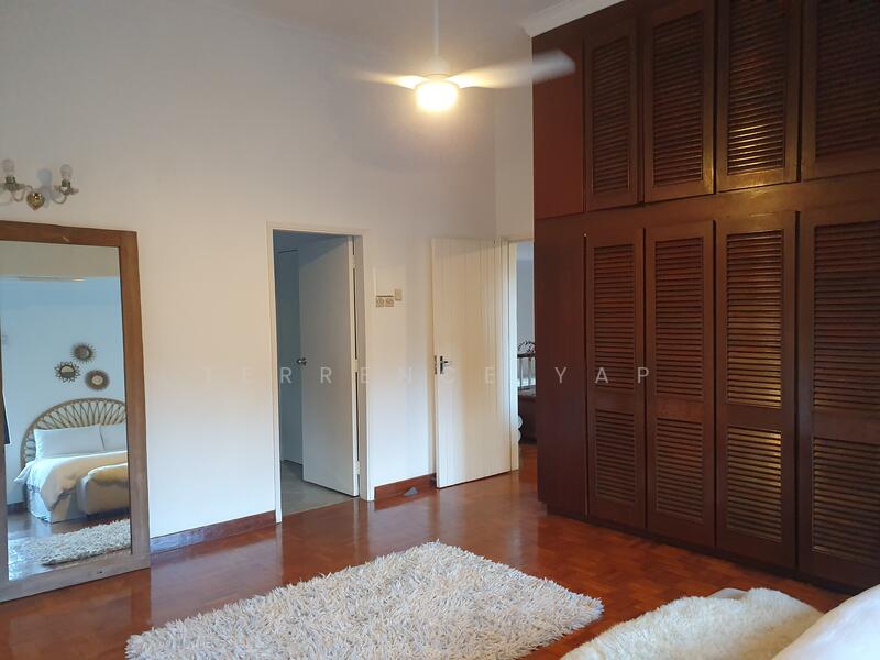 For Rent - HOLLAND at JELITA. Old World Charm. GRANNY ROOM with BATH. POOL