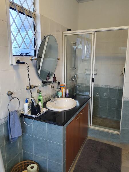 For Rent - HOLLAND at JELITA. Old World Charm. GRANNY ROOM with BATH. POOL