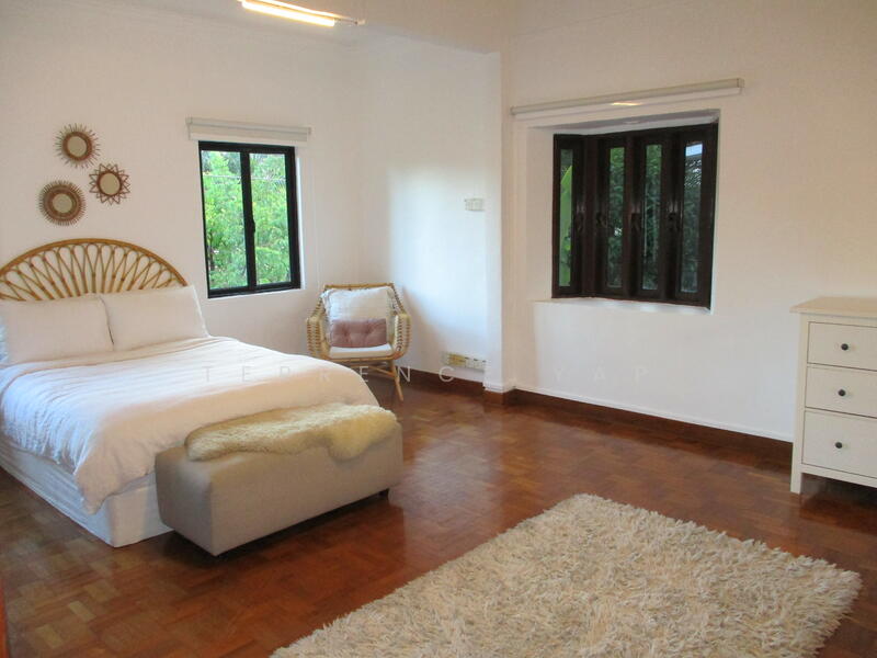 For Rent - HOLLAND at JELITA. Old World Charm. GRANNY ROOM with BATH. POOL