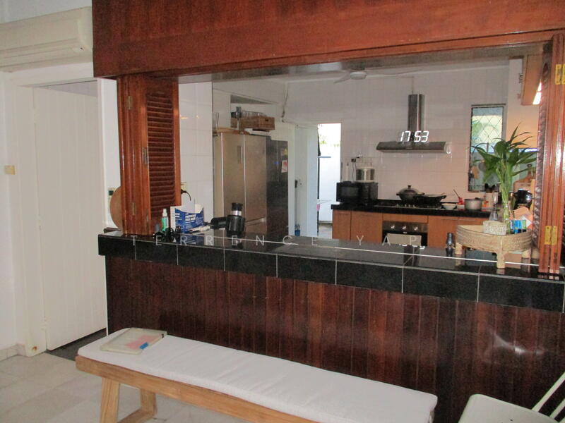 For Rent - HOLLAND at JELITA. Old World Charm. GRANNY ROOM with BATH. POOL