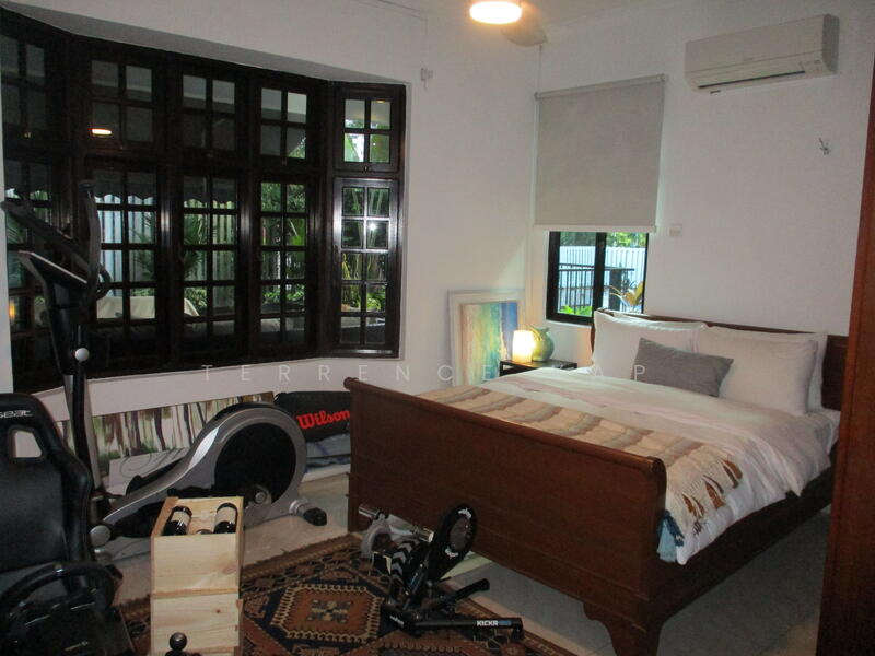 DOWN STAIRS GRANNY/GUEST ROOM WITH BATHROOM