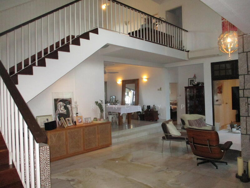 For Rent - HOLLAND at JELITA. Old World Charm. GRANNY ROOM with BATH. POOL