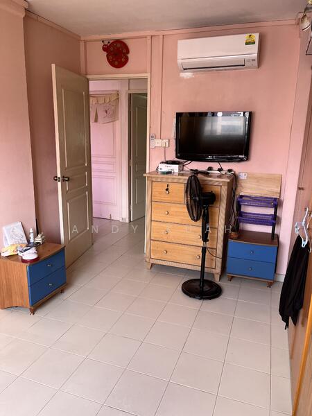 For Rent - 875 Tampines Street 84