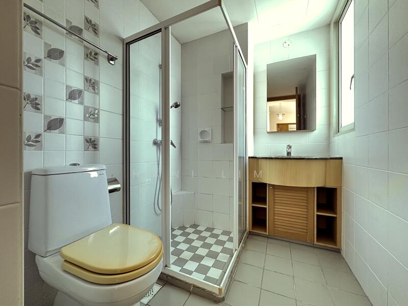 Queens, 10 Stirling Road, 2 Bedrooms, 915 sqft, Condominium For Rent, by Hani Lim, 24531967 - PropertyGuru.com.sg