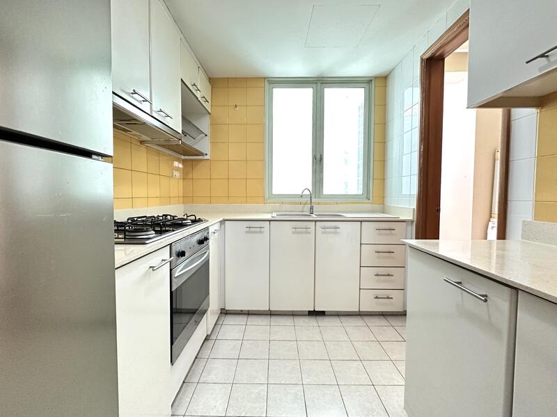 Queens, 10 Stirling Road, 2 Bedrooms, 915 sqft, Condominium For Rent, by Hani Lim, 24531967 - PropertyGuru.com.sg