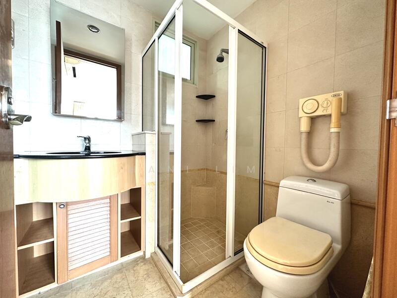 Queens, 10 Stirling Road, 2 Bedrooms, 915 sqft, Condominium For Rent, by Hani Lim, 24531967 - PropertyGuru.com.sg