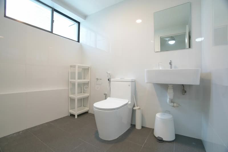 Lucky Plaza, 304 Orchard Road, Room Rental, 204 sqft, Apartment For Rent, by Cove, 24535566 - Shared bathroom - PropertyGuru.com.sg
