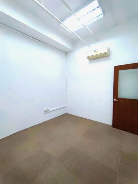 Woodlands Bizhub, 190 Woodlands Industrial Park E5, 350 sqft, Light Industrial (B1) For Rent, by Winnie Pang, 24537585 - CommercialGuru.com.sg