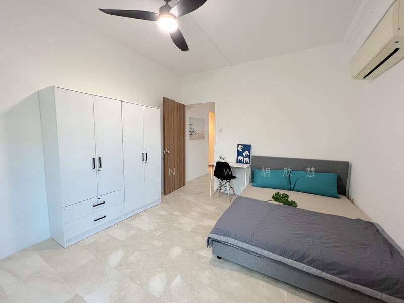 Premium Bedroom (Room Enthusiastic)