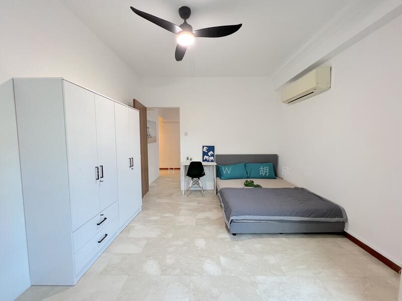 Premium Bedroom (Room Enthusiastic)