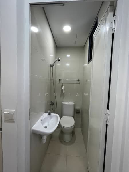 Lakeville, 11 Jurong Lake Link, 4 Bedrooms, 1,271 sqft, Condominium For Rent, by Jon Law, 24538502 - PropertyGuru.com.sg