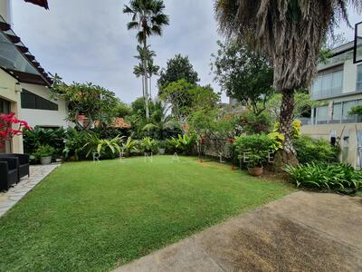For Sale - BY THR PARK ❤️STAR BUY❤️19xxpsf❤️BEAUTIFUL ELEVATED WIDE FRONTAGE BUNGALOW