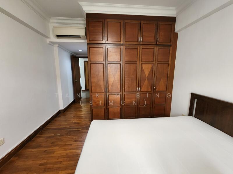 Parc Vista, 450 Corporation Road, 3 Bedrooms, 1,259 sqft, Condominium For Rent, by Simon Tan, 24548918 - Master wardrobe - PropertyGuru.com.sg