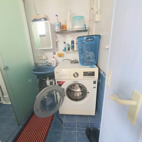 402 Jurong West Street 42, 402 Jurong West Street 42, Room Rental, 400 sqft, HDB Flat For Rent, by Helen Wong, 24549164 - PropertyGuru.com.sg
