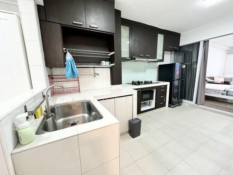5 Lorong Lew Lian, 5 Lorong Lew Lian, 1 Bedroom, 392 sqft, HDB Flat For Rent, by Charlotte Lim, 24552849 - PropertyGuru.com.sg