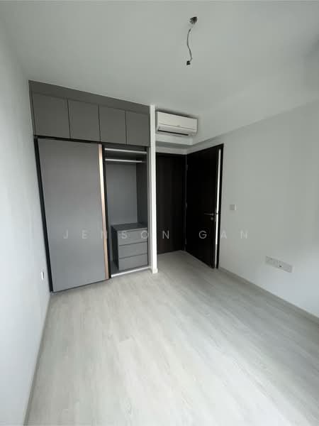 Riverfront Residences Condominium For Sale at S$ 799,000 | PropertyGuru Singapore