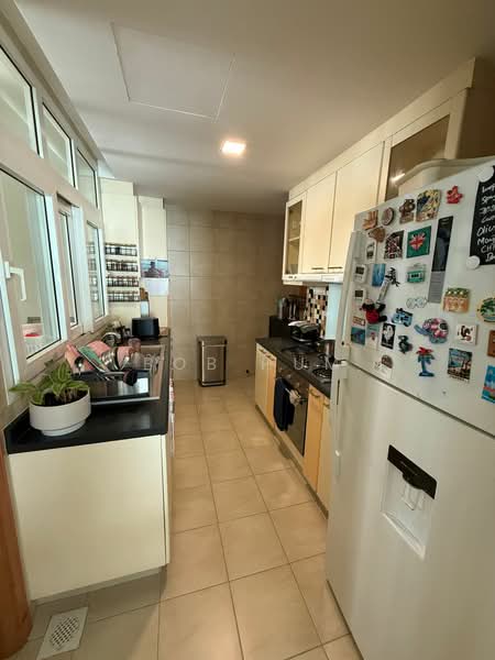 Summerhill, 52 Hume Avenue, 4 Bedrooms, 1,604 sqft, Condominium For Rent, by Bob Hum, 24554886 - PropertyGuru.com.sg