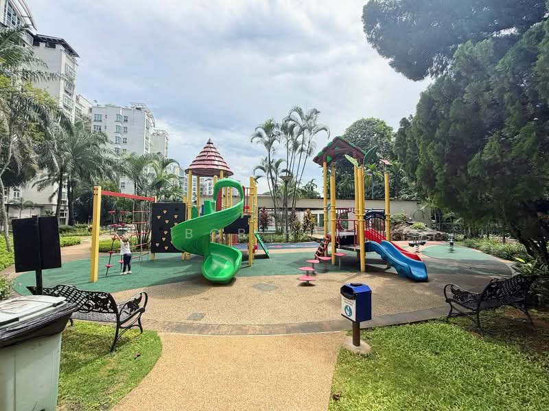 Summerhill, 52 Hume Avenue, 4 Bedrooms, 1,604 sqft, Condominium For Rent, by Bob Hum, 24554886 - PropertyGuru.com.sg