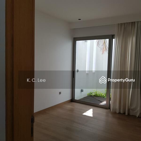 Bedroom 2 (1st Floor)