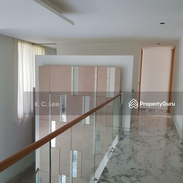 Walkway (2nd floor)