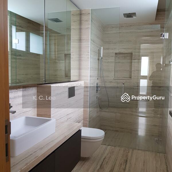 Bathroom 3 (2nd floor)