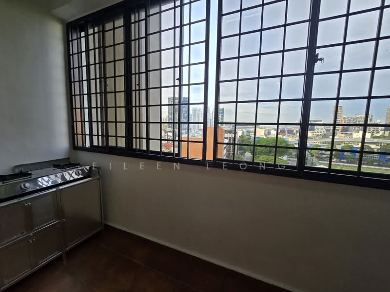 101 Kitchener Road photo 5