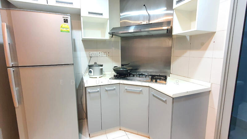 Blue Horizon, 27 West Coast Crescent, 3 Bedrooms, 1,163 sqft, Condominium For Rent, by Edmund Thor, 24558035 - Shared Kitchen - PropertyGuru.com.sg