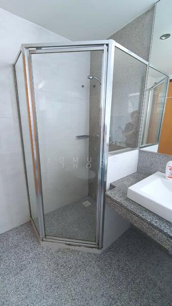 Blue Horizon, 27 West Coast Crescent, 3 Bedrooms, 1,163 sqft, Condominium For Rent, by Edmund Thor, 24558035 - Ensuite Master Bathroom with standing shower - PropertyGuru.com.sg