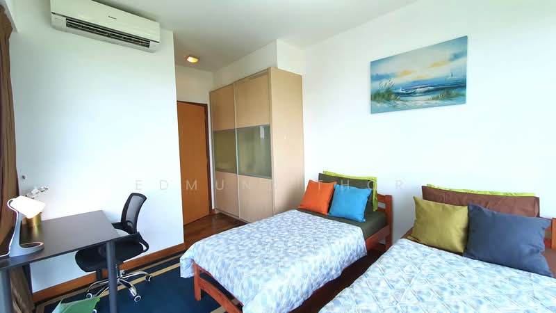 Blue Horizon, 27 West Coast Crescent, 3 Bedrooms, 1,163 sqft, Condominium For Rent, by Edmund Thor, 24558035 - Master Bedroom with 2 Single Beds - PropertyGuru.com.sg